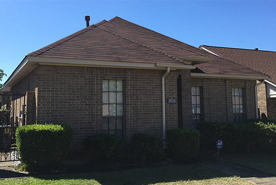 new roof with asphalt shingles on an Alabama home